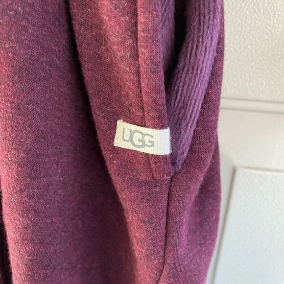 UGG Robe L or XL - Picture 2 of 8